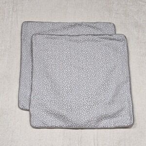 EUC J. QUEEN NEW YORK Lot Of 2 Coleen Damask 25" X 25" Zipper Pillow Shams